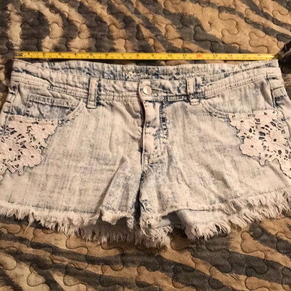 🌺 EUC JEAN SHORTS - Picture 3 of 5